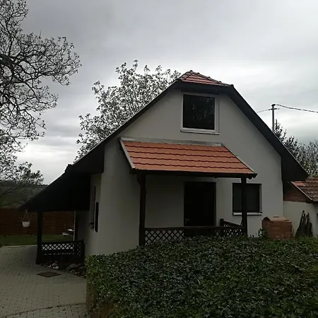 Vendiofa Nyaralohaz Balatonszárszó