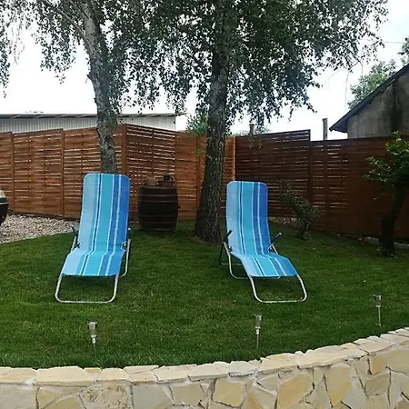 Vendiofa Nyaralohaz * Balatonszárszó